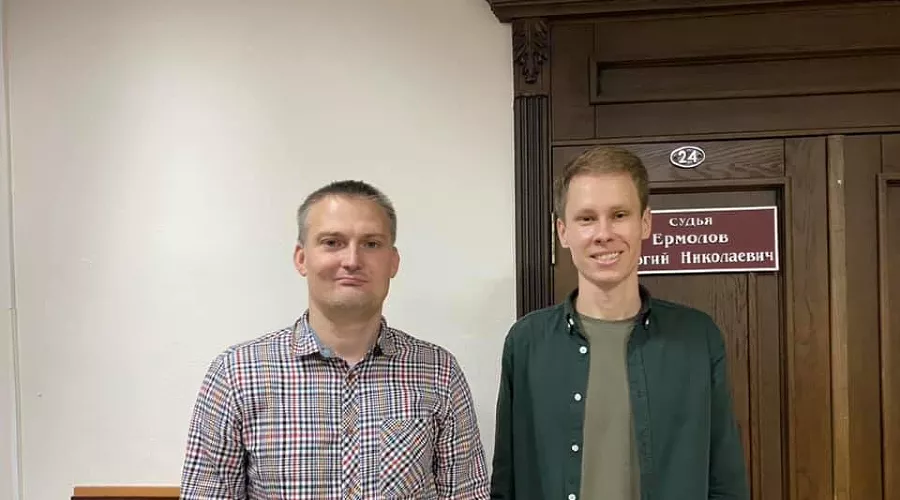 Адвокат Михаил Беньяш и Денис Ночёвка &copy;&nbsp;Фото из фейсбука Михаила Беньяша, www.facebook.com/mbenyash