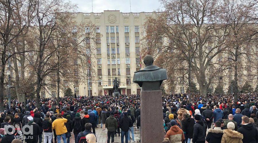 митинг в питере. антивоенные протесты в москве 2022. антивоенный митинг в спб. митинг в спб ютуб. митинг 27 февраля.