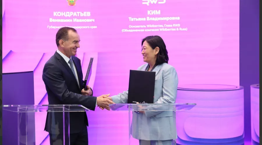 Вениамин Кондратьев и Татьяна Ким на ПМЭФ-25 &copy;&nbsp;Скриншот фото из телеграм-канала &laquo;Администрация Краснодарского края&raquo;
