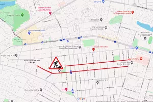 Красным цветом отмечены участки улиц Лесной и Ковтюха, на которых в мае 2024-го стартовал ремонт &copy;&nbsp;Скриншот сайта Google.com/maps