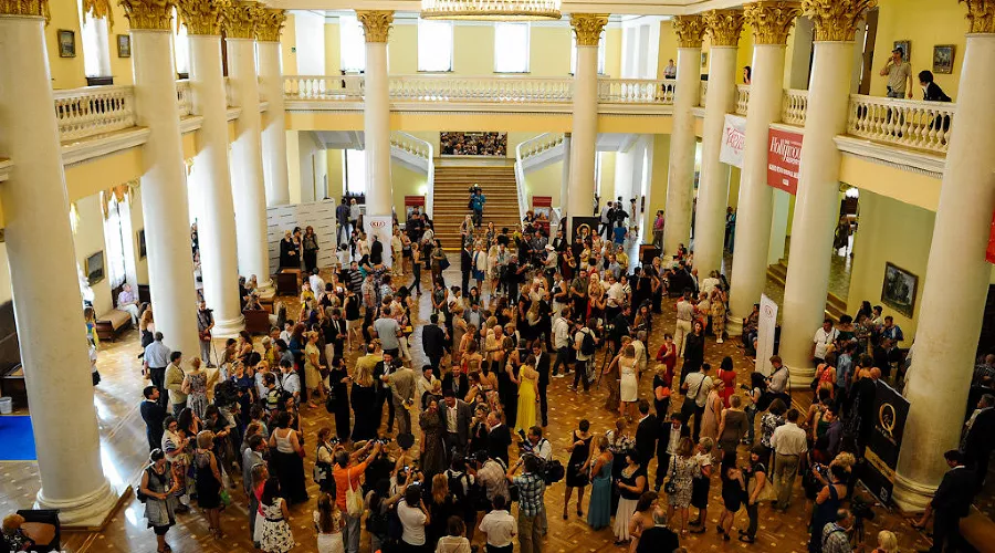 Церемония открытия XXIV фестиваля "Кинотавр" в Сочи &copy;&nbsp;Нина Зотина, ЮГА.ру