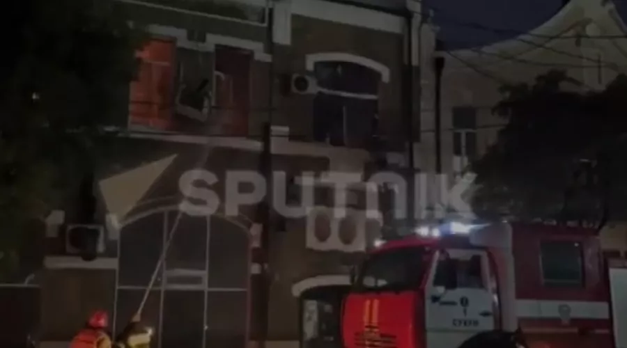 Пожар в Центральном выставочном зале Сухума, 21 января 2024 г. &copy;&nbsp;Фрагмент видеозаписи на сайте &laquo;Sputnik. Армения&raquo;, Ru.armeniasputnik.am