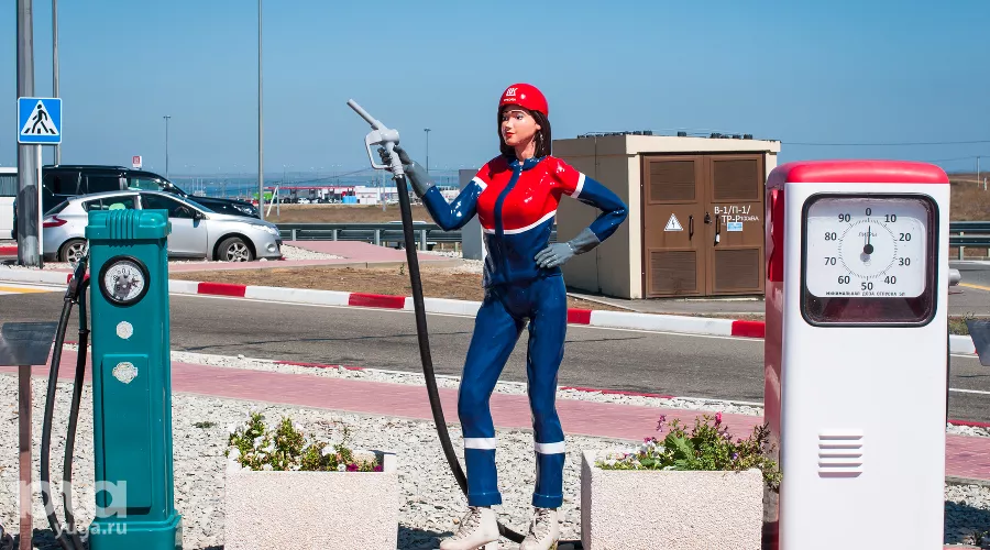 Автомобильная заправка &copy;&nbsp;Фото Елены Синеок, Юга.ру