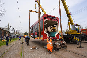 Новый трехсекционный трамвай "Витязь"  © Елена Синеок, ЮГА.ру
