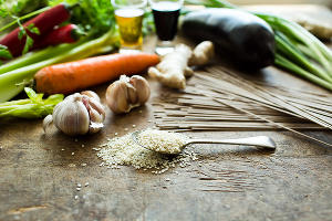 Ингредиенты для приготовления гречневой лапши с овощами © Фото Анны Голубцовой