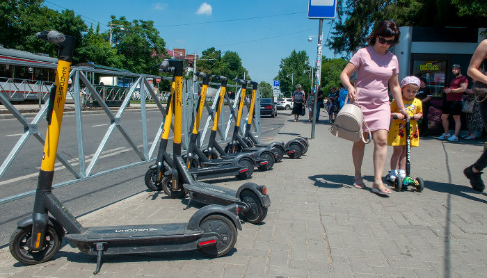 Почему электросамокаты стали проблемой и как ее решить