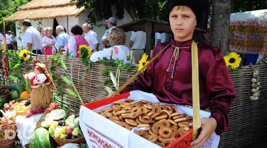 Ярмарка в День урожая в Краснодаре &copy;&nbsp;Елена Синеок, ЮГА.ру