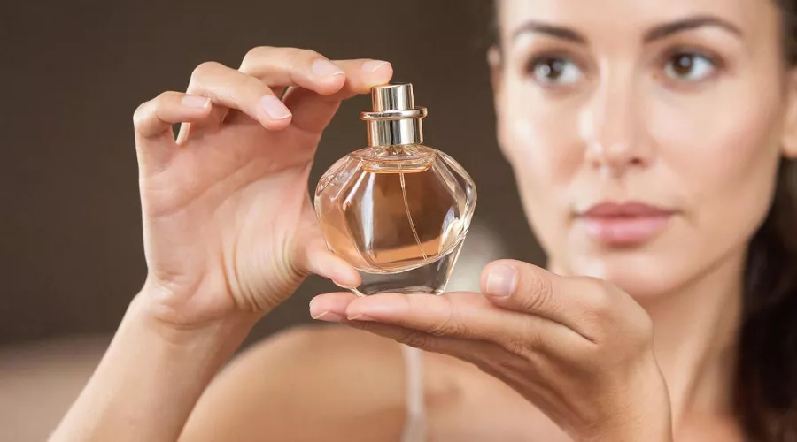 парфюм &copy;&nbsp;Изображение сгенерировано нейросетью Gigachat