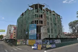 Здание по улице Красноармейской у пересечения с Головатого &copy;&nbsp;Скриншот yandex.ru/maps, панорама 2010 года