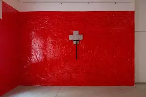 Выставка Виталия Безпалова &laquo;BBBB DDDD&raquo; в &laquo;Лестнице&raquo;, Краснодар, 28 апреля 2019 &copy;&nbsp;Фото с сайта tzvetnik.online