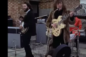 Кадр из клипа The Beatles — Don't Let Me Down &copy;&nbsp;Скриншот видео с youtube-канала The Beatles