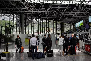 Работа сотрудников служб аэропорта авиационной безопасности в аэропорту Сочи &copy;&nbsp;Нина Зотина, ЮГА.ру