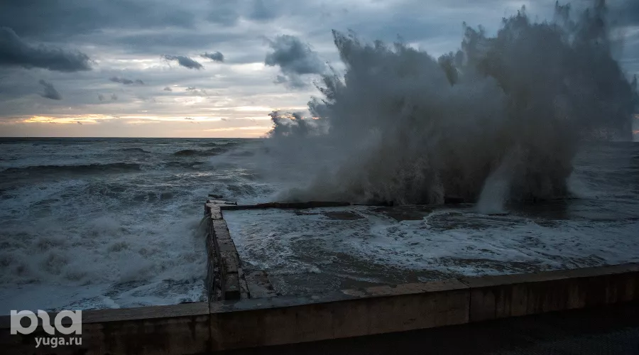Шторм в Сочи &copy;&nbsp;Фото Нины Зотиной, Юга.ру