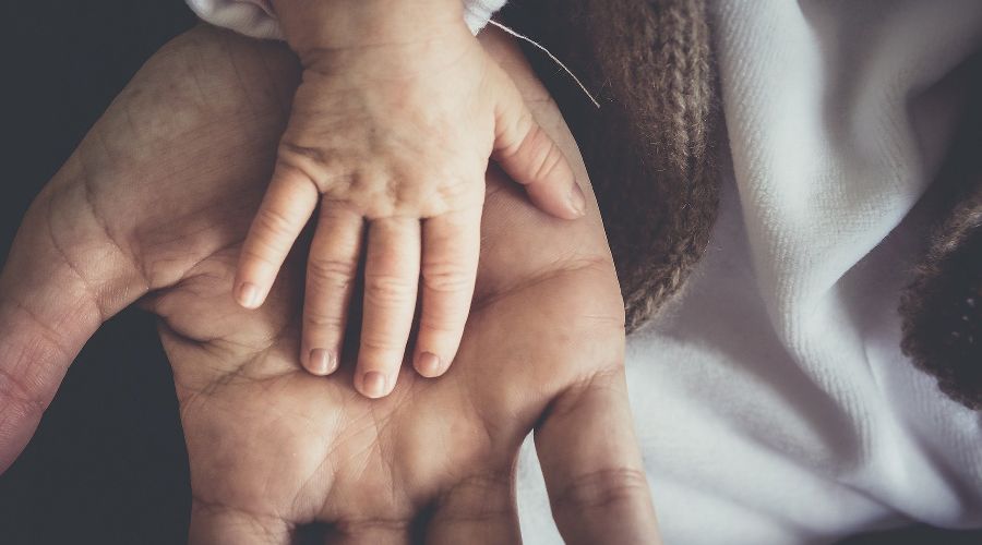 руки, дети, © Фото skalekar1992 с сайта pixabay.com