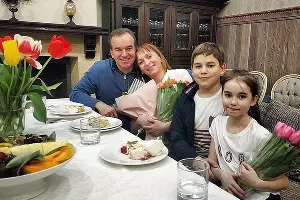 Вениамин Кондратьев с супругой и детьми &copy;&nbsp;Фото из аккаунта Вениамина Кондратьева в инстаграме, instagram.com/kondratyevvi/