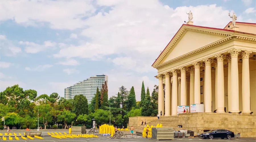 Зимний театр в Сочи &copy;&nbsp;Фото Игоря Старкова, unsplash.com