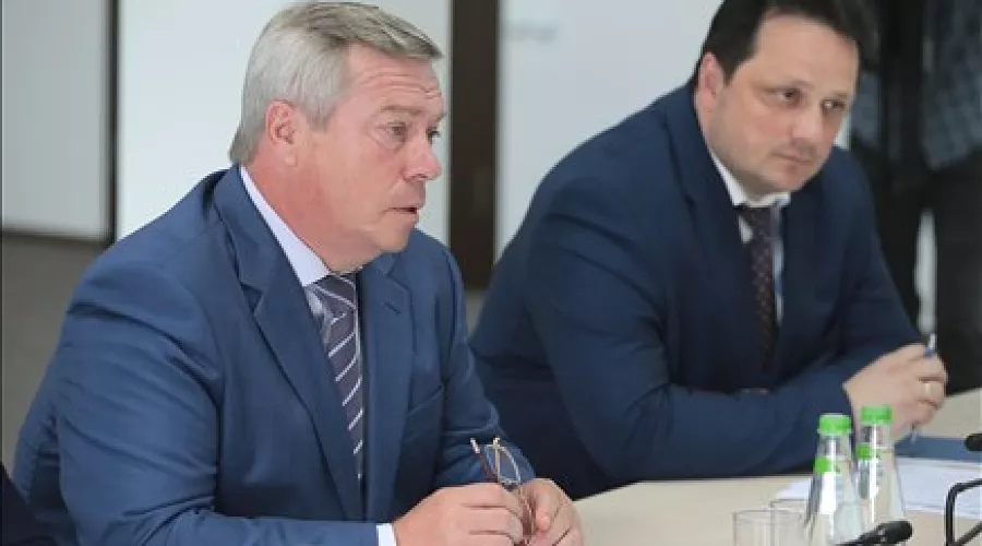 Василий Голубев и Михаил Тихонов &copy;&nbsp;Фото пресс-службы губернатора Ростовской области