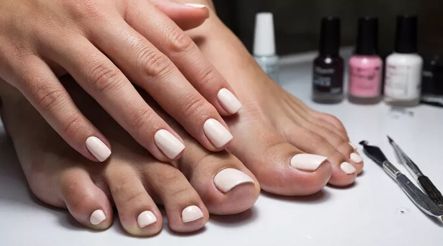 педикюр &copy;&nbsp;Изображение сгенерировано нейросетью Gigachat