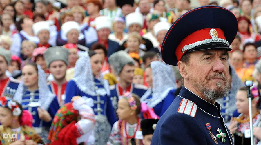 Кубанский казачий хор устанавливает мировой рекорд &copy;&nbsp;Фото Елены Синеок, Юга.ру