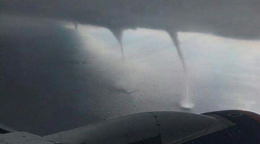 Смерч над Черным морем в Сочи © Фото из аккаунта instagram.com/typodar