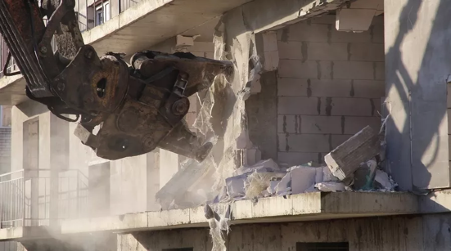 Снос здания &copy;&nbsp;Фото пресс-службы мэрии Краснодара