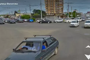 Поворот с улицы Школьной на Филатова &copy;&nbsp;Скриншот страницы сервиса &laquo;Яндекс Карты&raquo;, 2021 год