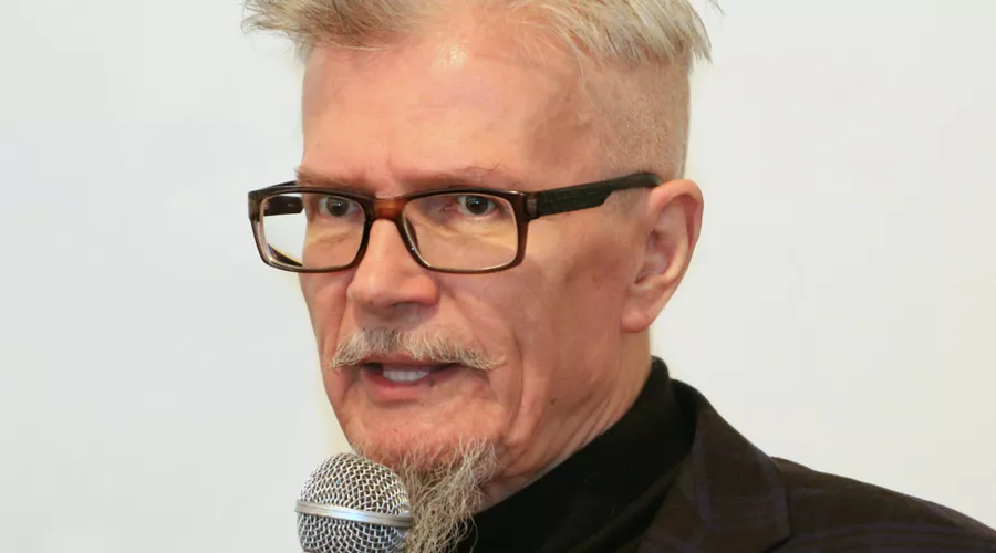 Эдуард Лимонов на книжной ярмарке non/fiction №18 &copy;&nbsp;Фото Svklimkin с сайта wikimedia.org