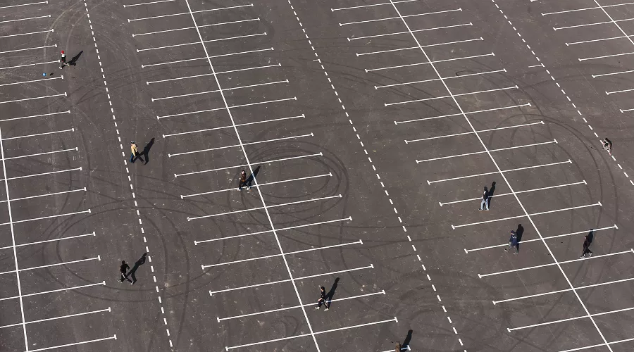 Парковка &copy;&nbsp;Фото Елены Синеок, Юга.ру