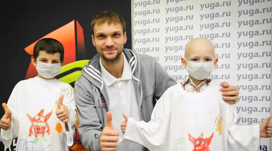 Благотворительная акция ПБК "Локомотив-Кубань" и ЮГА.ру "Добро своими руками" &copy;&nbsp;Елена Синеок, ЮГА.ру