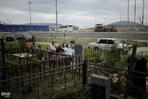 Староверы отметили Радоницу на кладбище центре Олимпийского парка в Сочи  &copy;&nbsp;Михаил Мордасов, ЮГА.ру