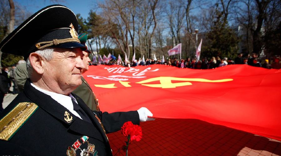 Через Кубань провезли самую большую копию Знамени Победы &copy;&nbsp;Влад Александров. ЮГА.ру