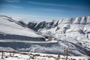 Дорога на курорт Кезеной-Ам в Чечне &copy;&nbsp;Фото Елены Синеок, Юга.ру
