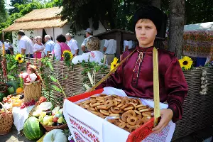 Ярмарка в День урожая в Краснодаре &copy;&nbsp;Елена Синеок, ЮГА.ру