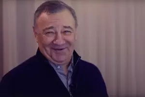 Аркадий Ротенберг &copy;&nbsp;Скриншот видео из группы &laquo;Mash | Мэш&raquo;, vk.com/mash