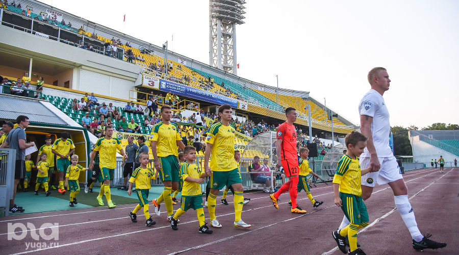 ФК "Кубань" сыграл вничью с "Тосно" в Краснодаре &copy;&nbsp;Елена Синеок, ЮГА.ру