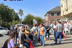  &copy;&nbsp;фото &laquo;Блокнот Краснодара&raquo; https://bloknot-krasnodar.ru/news/v-krasnodare-sotni-lyudey-shturmuyut-voenkomaty-1652747