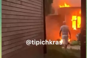 Пожар на улице Мира в Ейске, 11 июня 2023 г. &copy;&nbsp;Скриншот видео в телеграм-канале &laquo;Краснодар Телетайп&raquo;, T.me/tipichkras