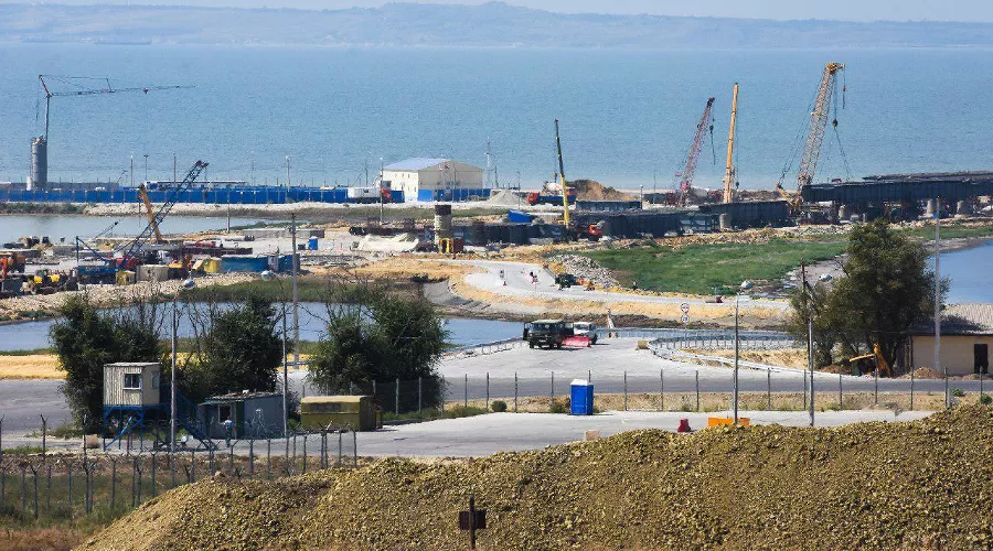 Строительство Крымского моста &copy;&nbsp;Фото Елены Синеок, Юга.ру