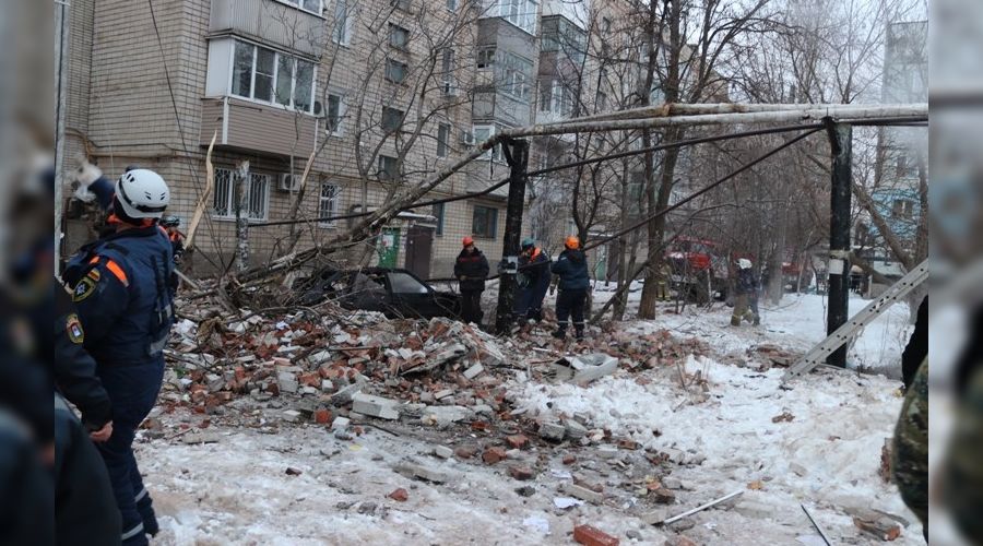 Взрыв на щербаковской улице 54. Что взорвалось в шахтах. Взрыв на шахте «листвяжная» (2021). Шахты взрыв газа в жилом доме. Обломки зданий при взрыве.