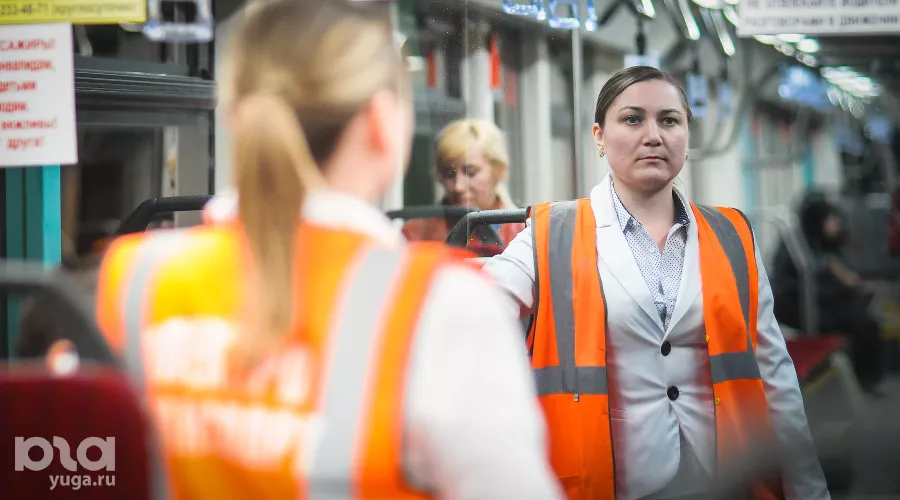 Ночные испытания трамвая "Витязь" в Краснодаре &copy;&nbsp;Елена Синеок, ЮГА.ру