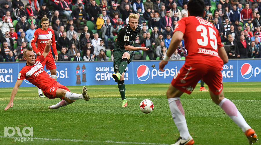 ФК «Краснодар» сыграл вничью со «Спартаком». Вячеслав Подберезкин © Фото Елены Синеок, Юга.ру