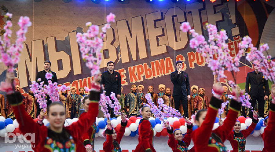 Митинг в Краснодаре в честь годовщины присоединения Крыма к России © Елена Синеок, ЮГА.ру