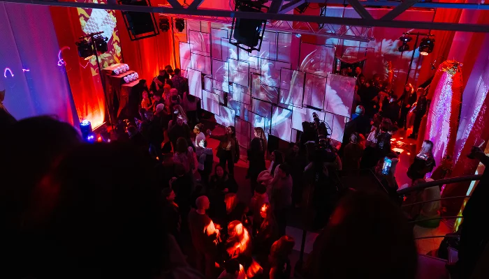 Пространство, залитое светом