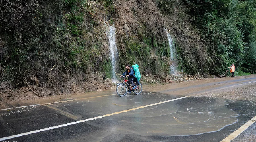 Сход селя на трассе Адлер – Красная Поляна &copy;&nbsp;Фото Нины Зотиной, Юга.ру