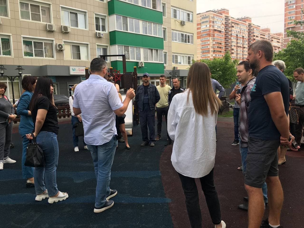 жители жилого комплекса