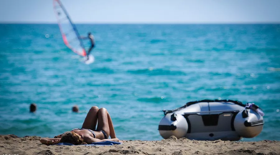 BeeKiteCamp на Бугазской косе, лето 2012 года &copy;&nbsp;Фото Елены Синеок, Юга.ру