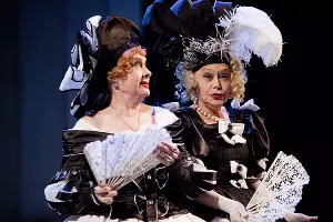 Кадр из спектакля &laquo;Мертвые души&raquo; &copy;&nbsp;Фото с сайта teatr-pro.ru