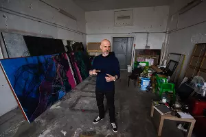 В мастерской Игоря Михайленко &copy;&nbsp;Фото Елены Синеок, Юга.ру