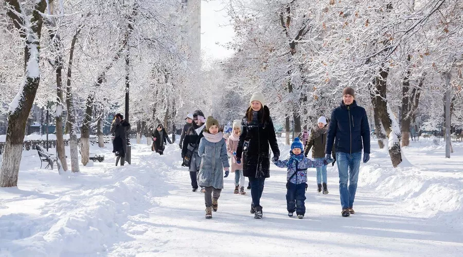 люди зима &copy;&nbsp;Изображение сгенерировано с помощью Gigachat