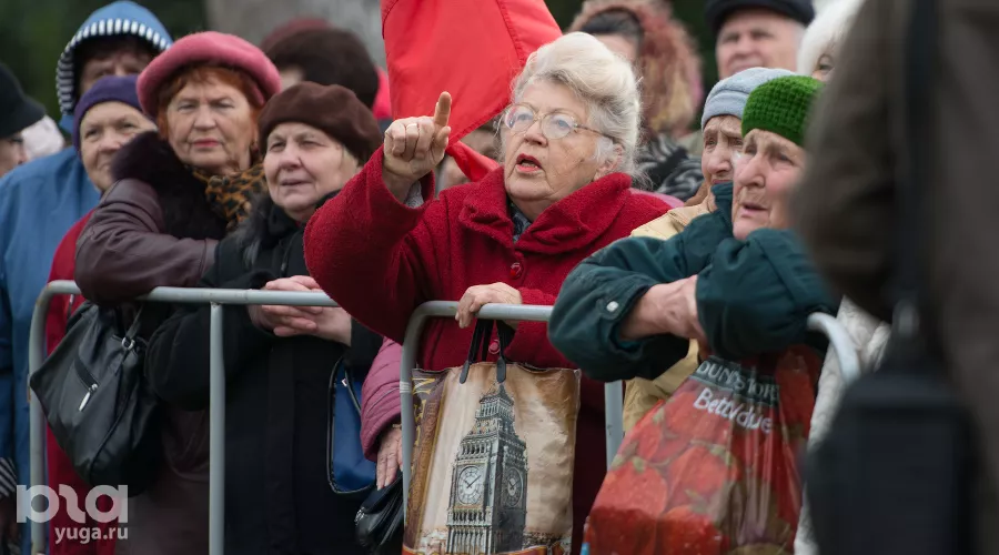 Пенсионеры в Сочи потребовали вернуть проездные льготы &copy;&nbsp;Нина Зотина, ЮГА.ру